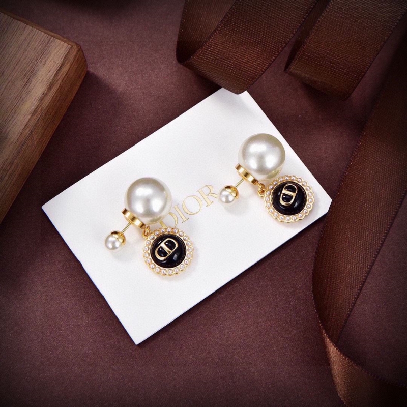 chr1st1an D10r earrings